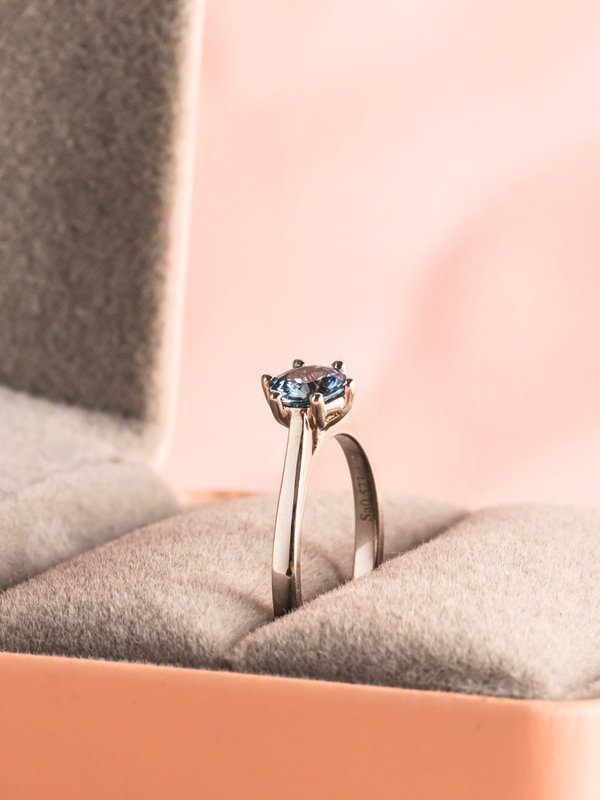 Celeste Ring - Sapphire - 18k White Gold