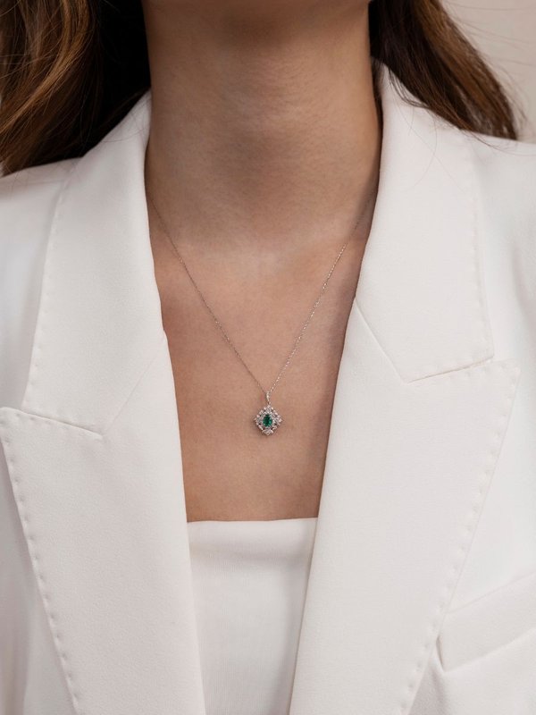 Emerald Big Design Platinum Necklace