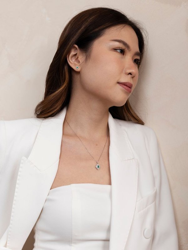 Emerald Big Design Platinum Necklace