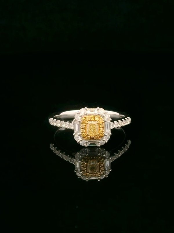 Yellow Diamond Ring - 18K White gold