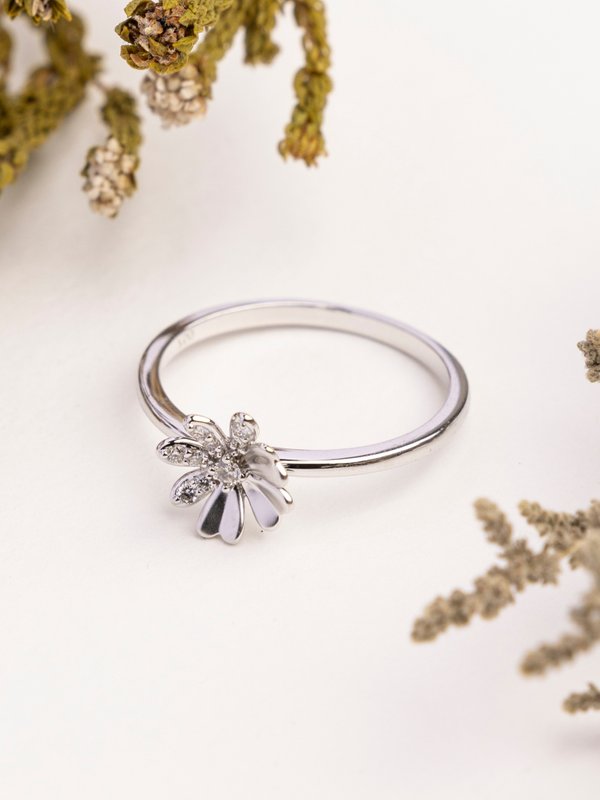 Daisy Floral Ring - 18K White Gold
