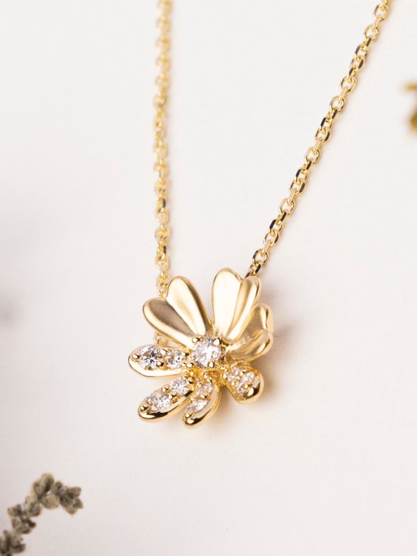 Daisy Floral Necklace - 18k Yellow Gold