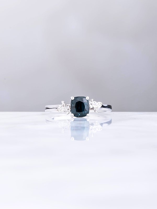 Iris Ring - Blue Spinel - 18K White Gold
