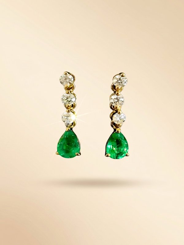 18K Yellow Gold Dangling Afghanistan Emerald Diamonds Stud